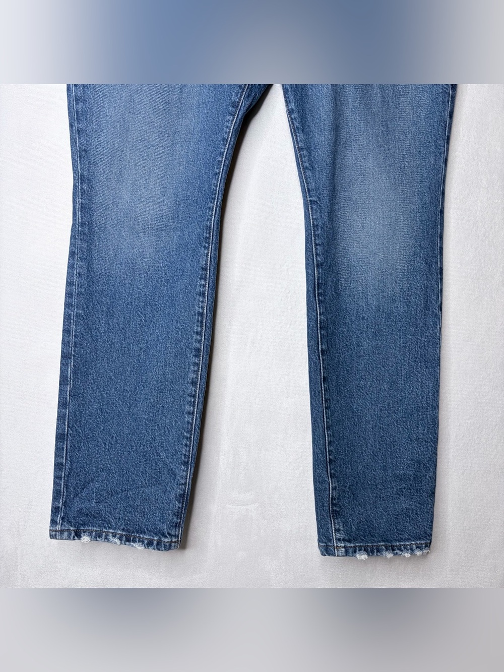 Good American Good Classic Slim Cropped Jeans - Picture 6 of 8